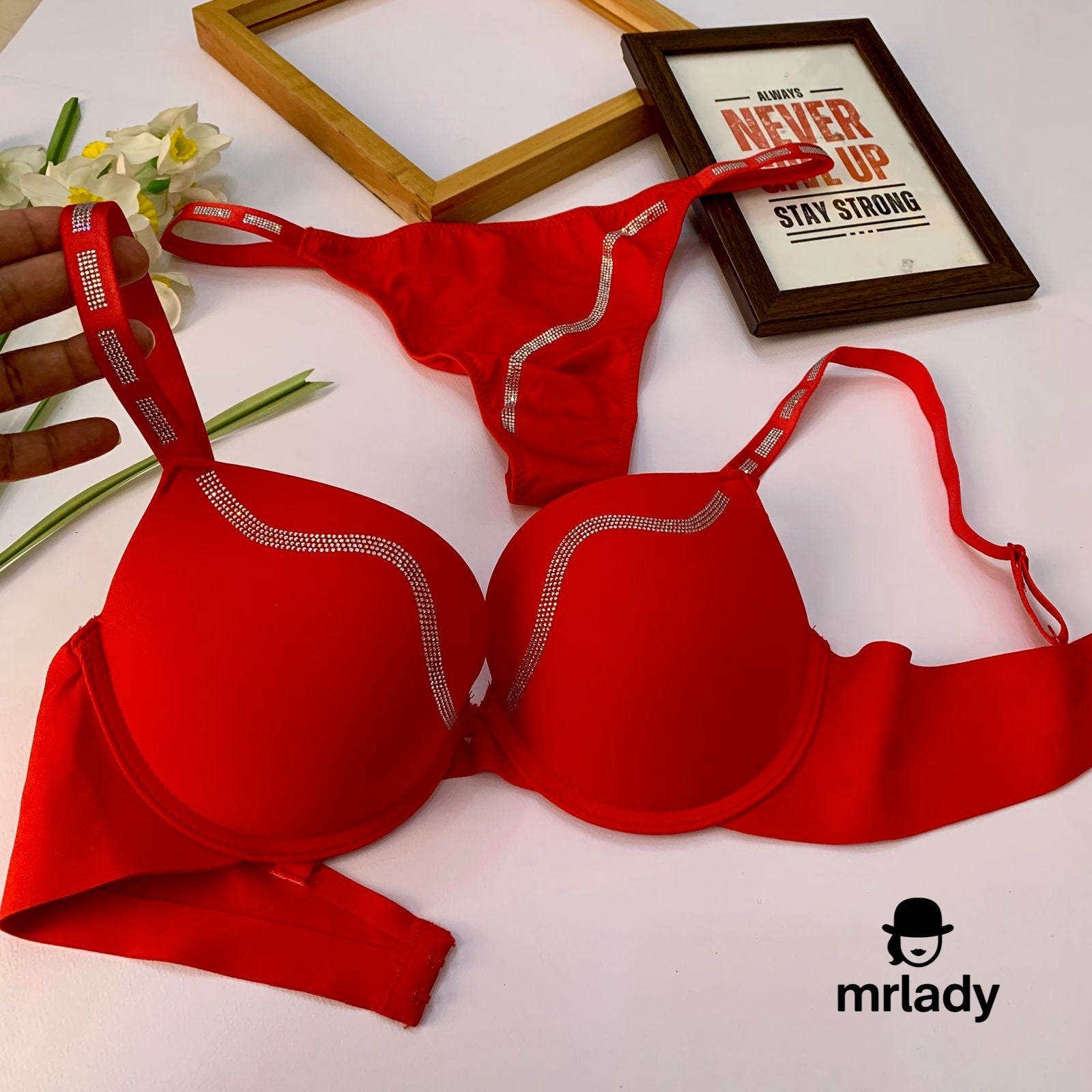 VICTORIA SECRET PUSH UP BRA SET