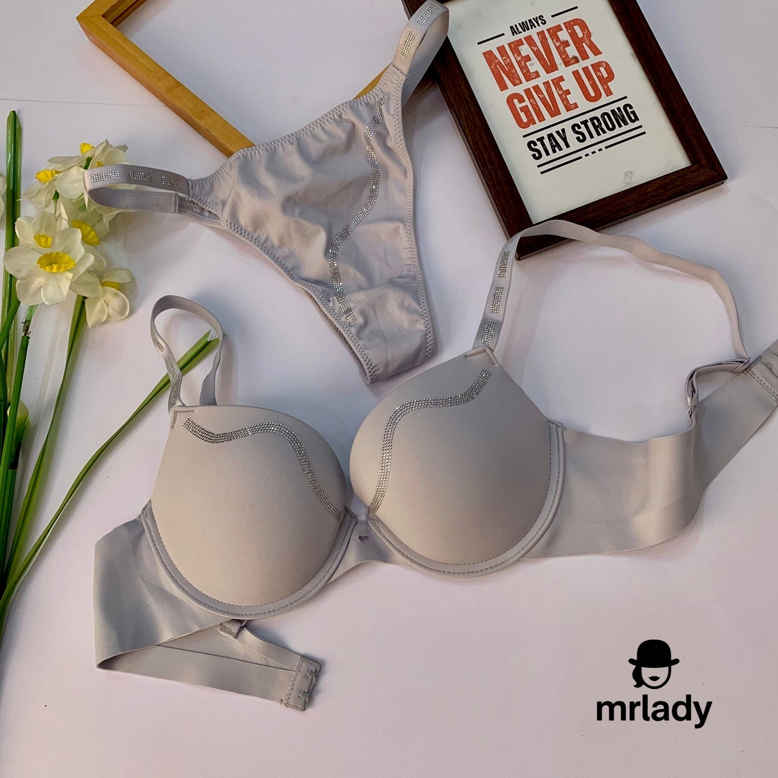 VICTORIA SECRET PUSH UP BRA SET