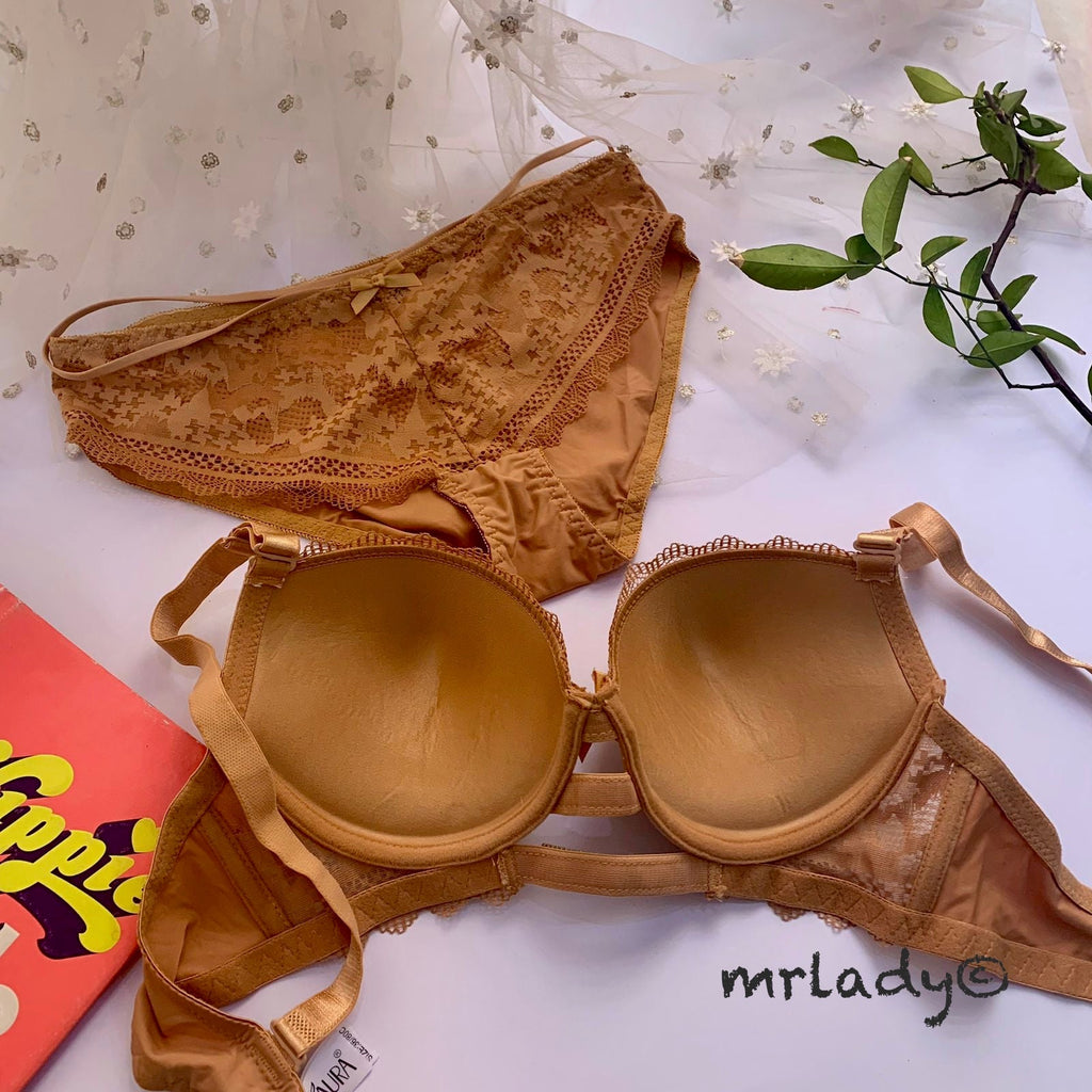 THIN PAD LIGHT PUSH UP LOVE BRA SET