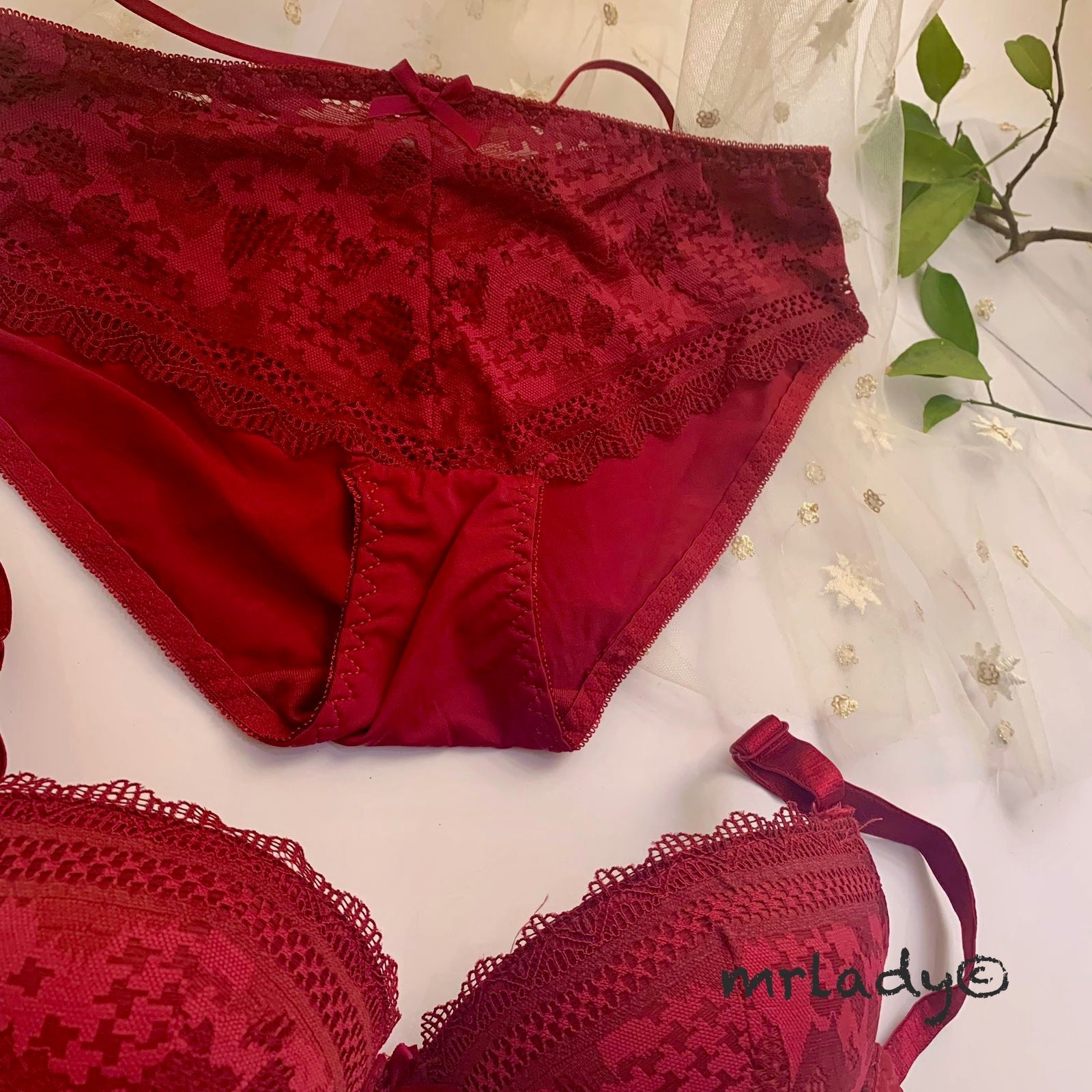 THIN PAD LIGHT PUSH UP LOVE BRA SET